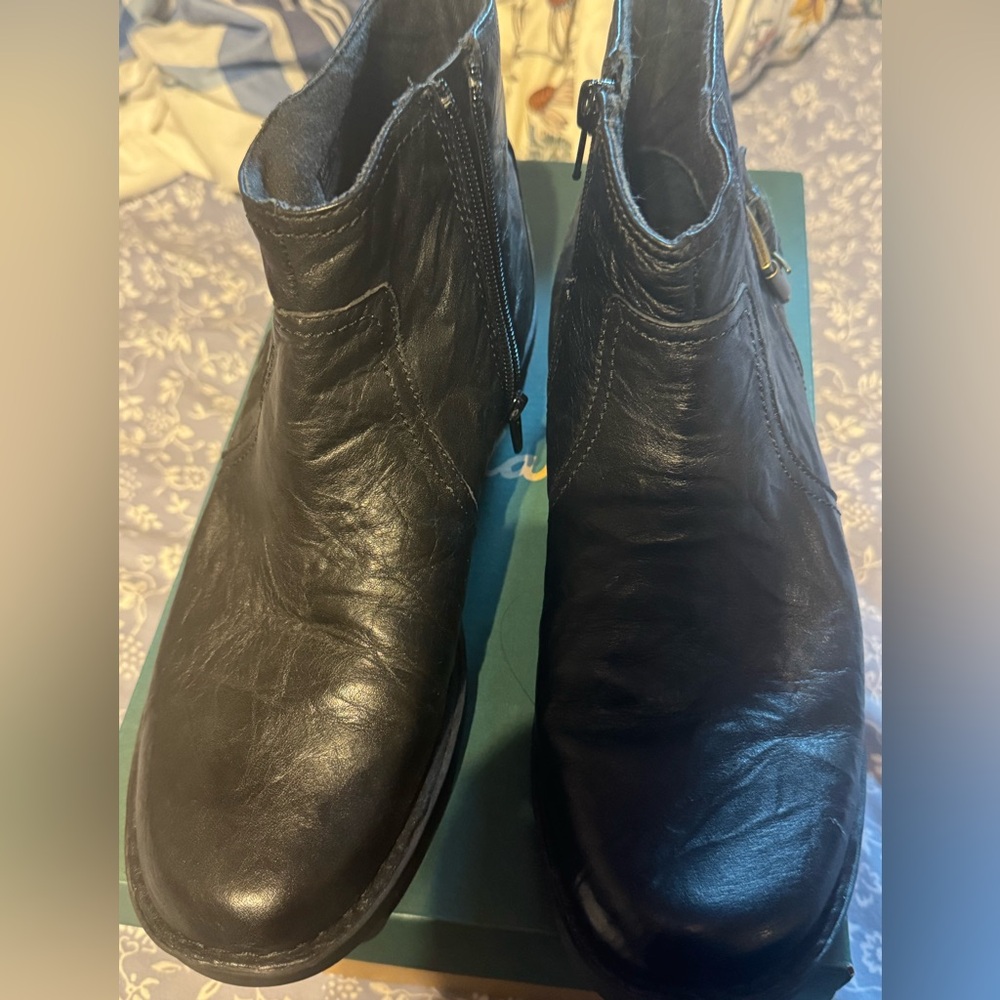 Clarks women's boots